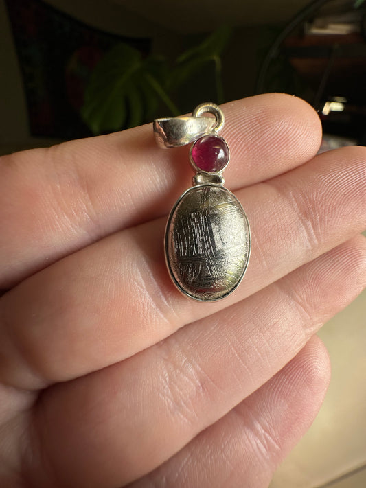4.50g Polished Muonionalusta Meteorite & Ruby Sterling Silver Pendant