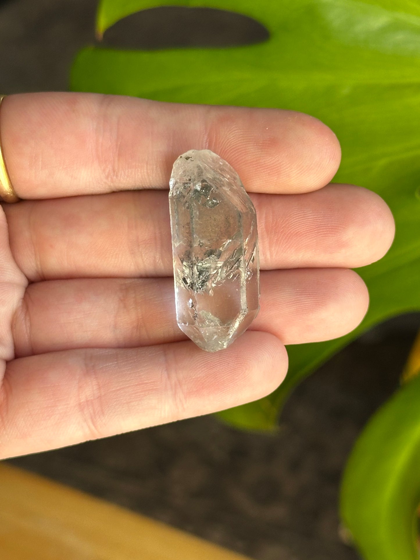 10.71g Clear Quartz Crystal w/ MOBILE Enhydro Inclusion