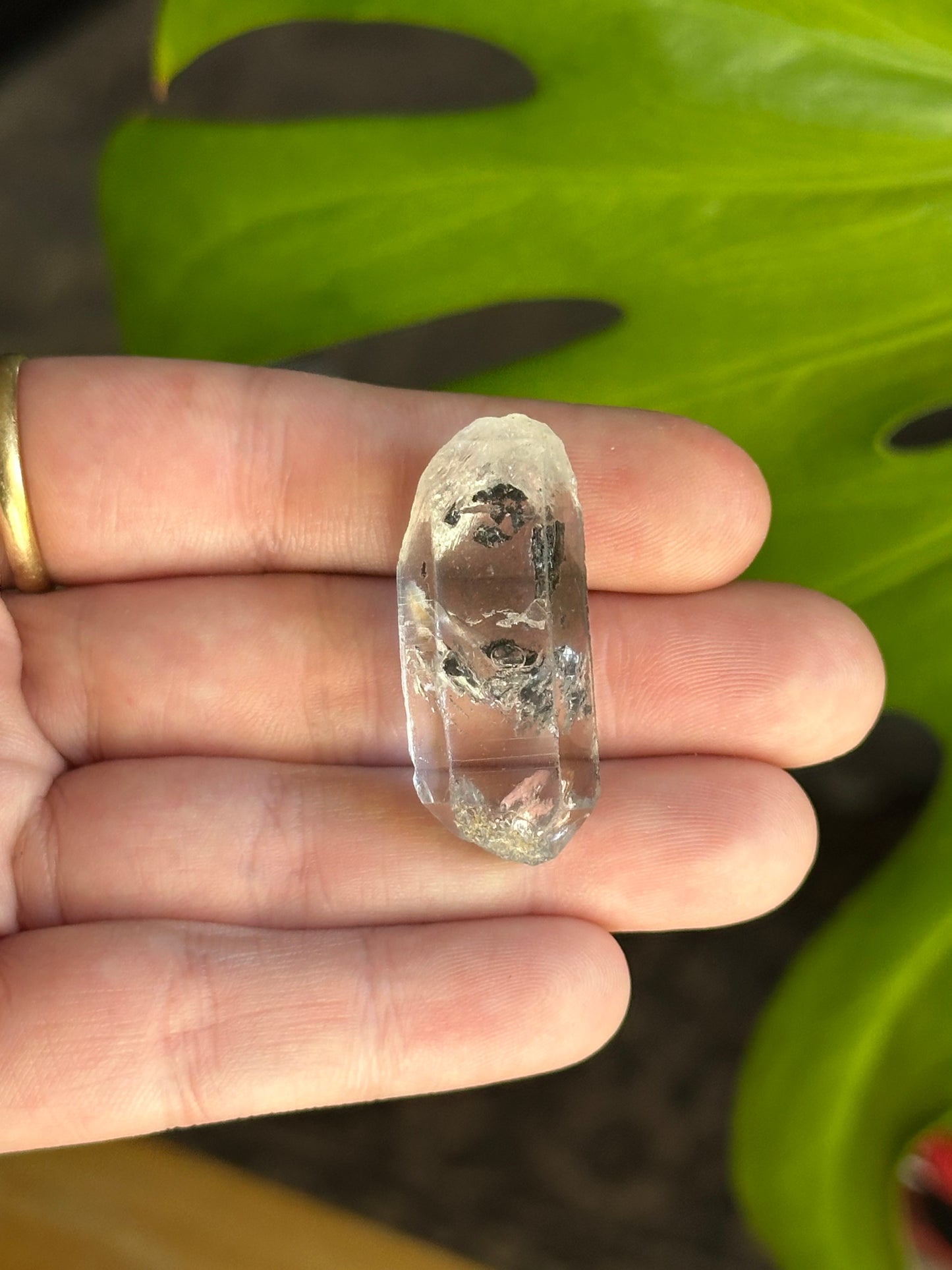 10.71g Clear Quartz Crystal w/ MOBILE Enhydro Inclusion