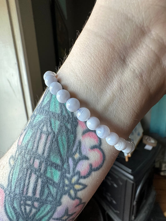 One (1) 6mm Blue Lace Agate Stretch Bracelet, Randomly Selected