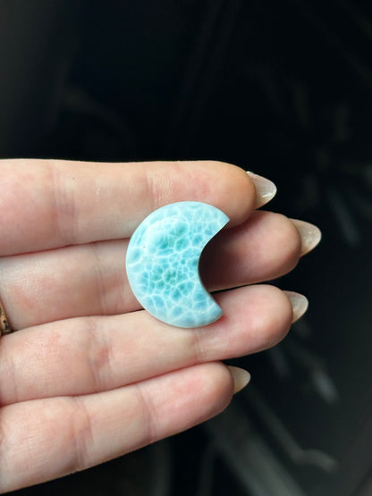 8.1g Larimar Moon Carving